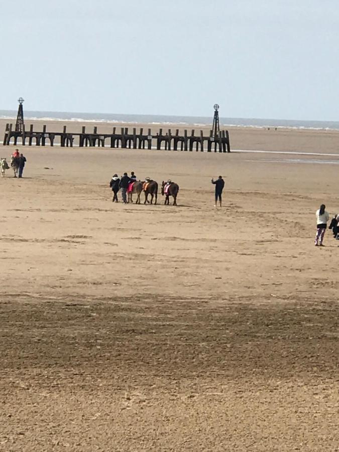 Beach View - Amazing Sea Views Lytham St Annes Buitenkant foto