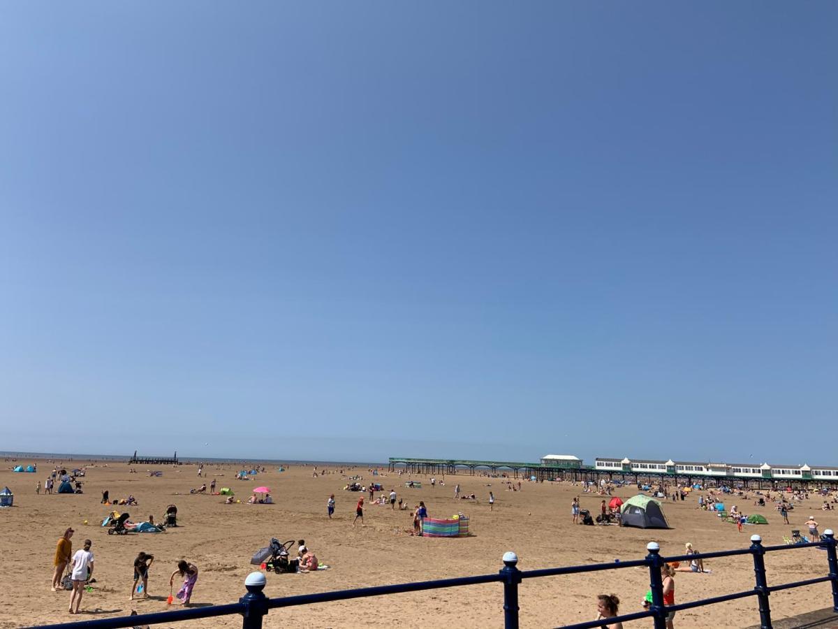Beach View - Amazing Sea Views Lytham St Annes Buitenkant foto